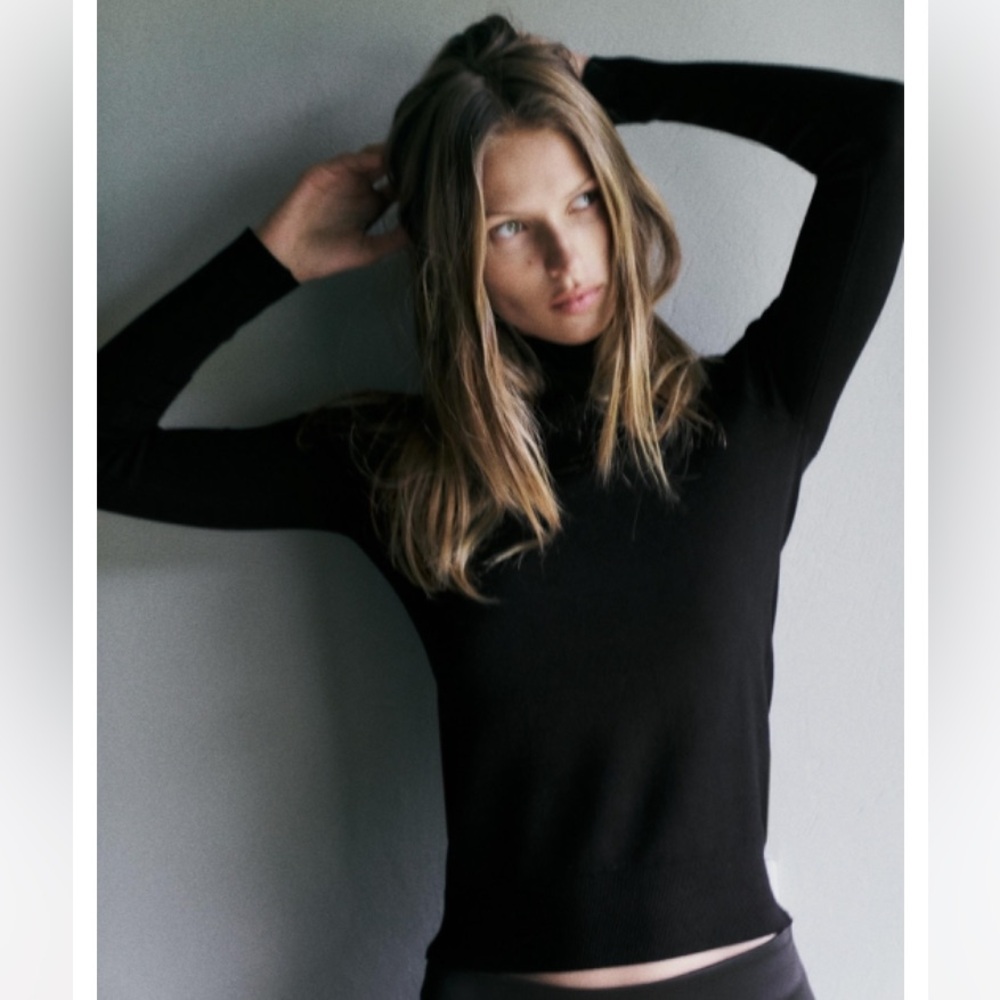Zara NWT charcoal black lightweight turtleneck